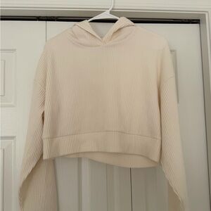 Bundle: Alo cropped sweater hoodie + 2 Abercrombie hats